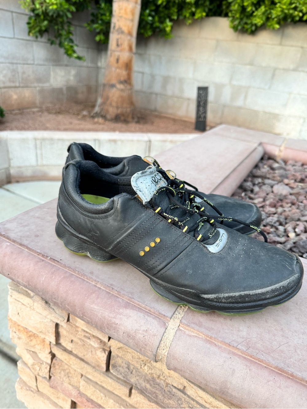 Ecco Biom Hybrid  Men's Black Golf Sneakers with Yellow Accents